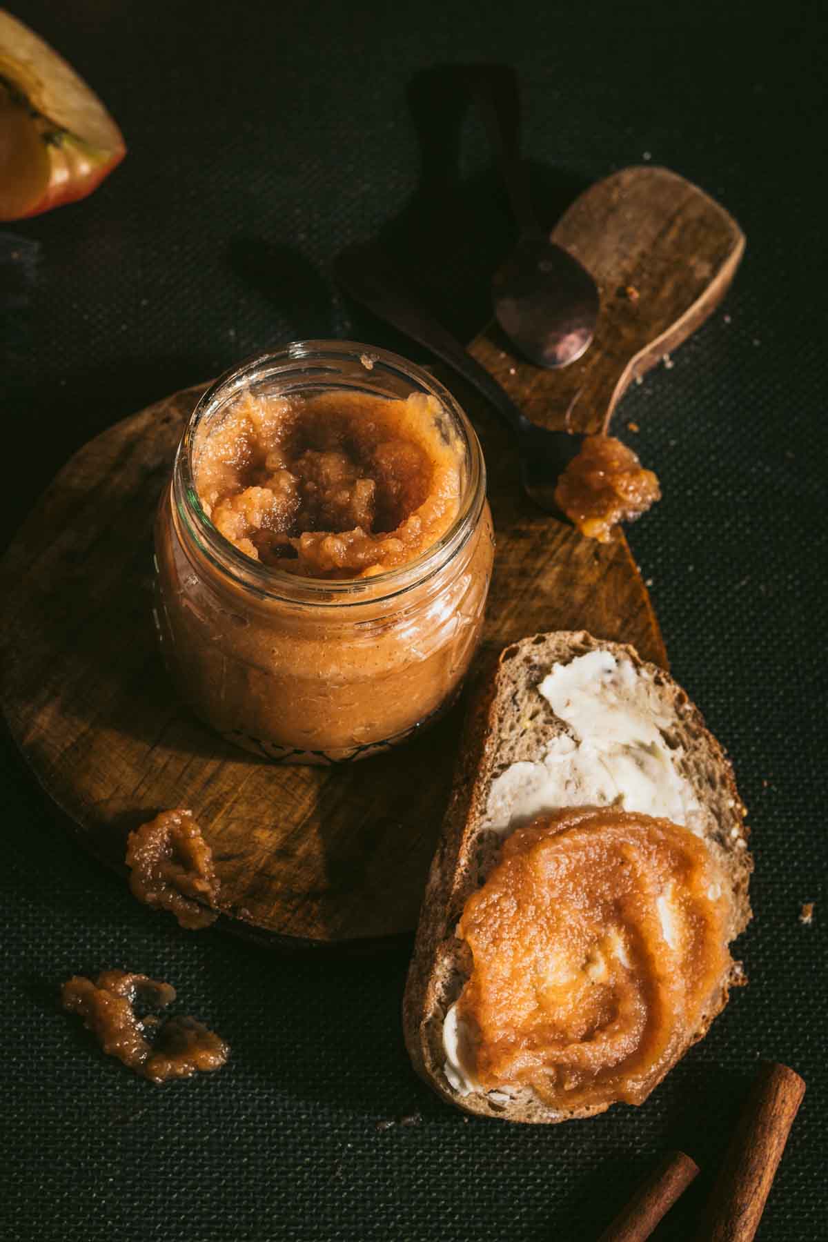 apple butter in a jar, toast with apple butter