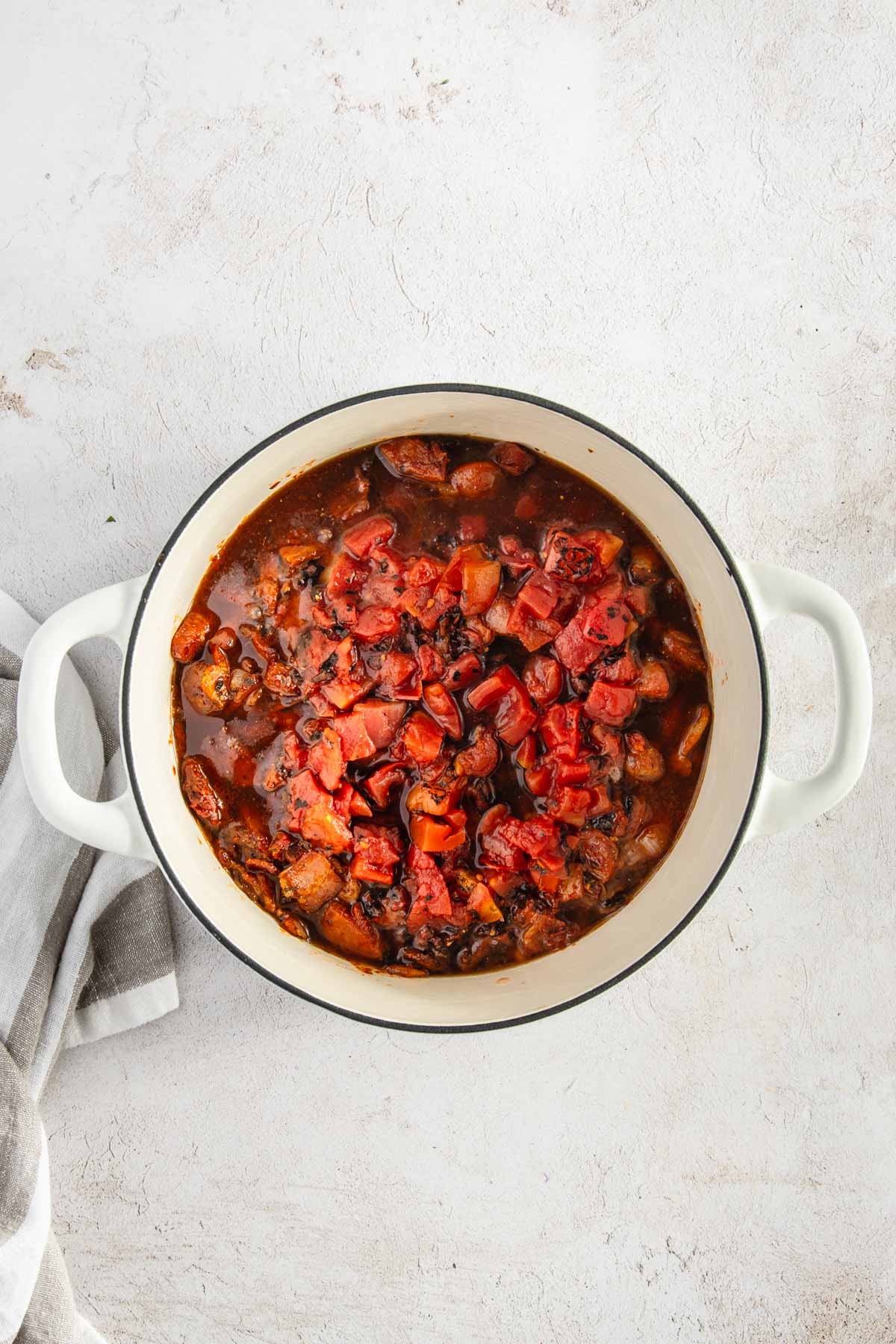 pot with the black-eye pea stew, before cooking