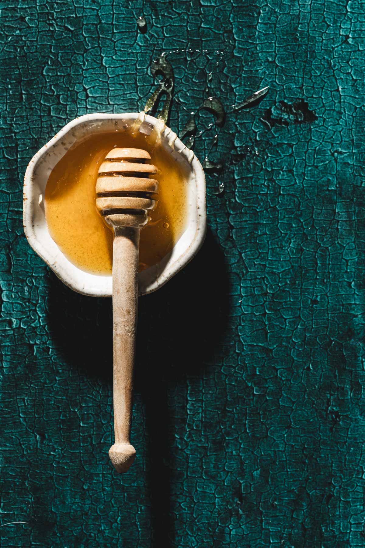 honey in a small dish