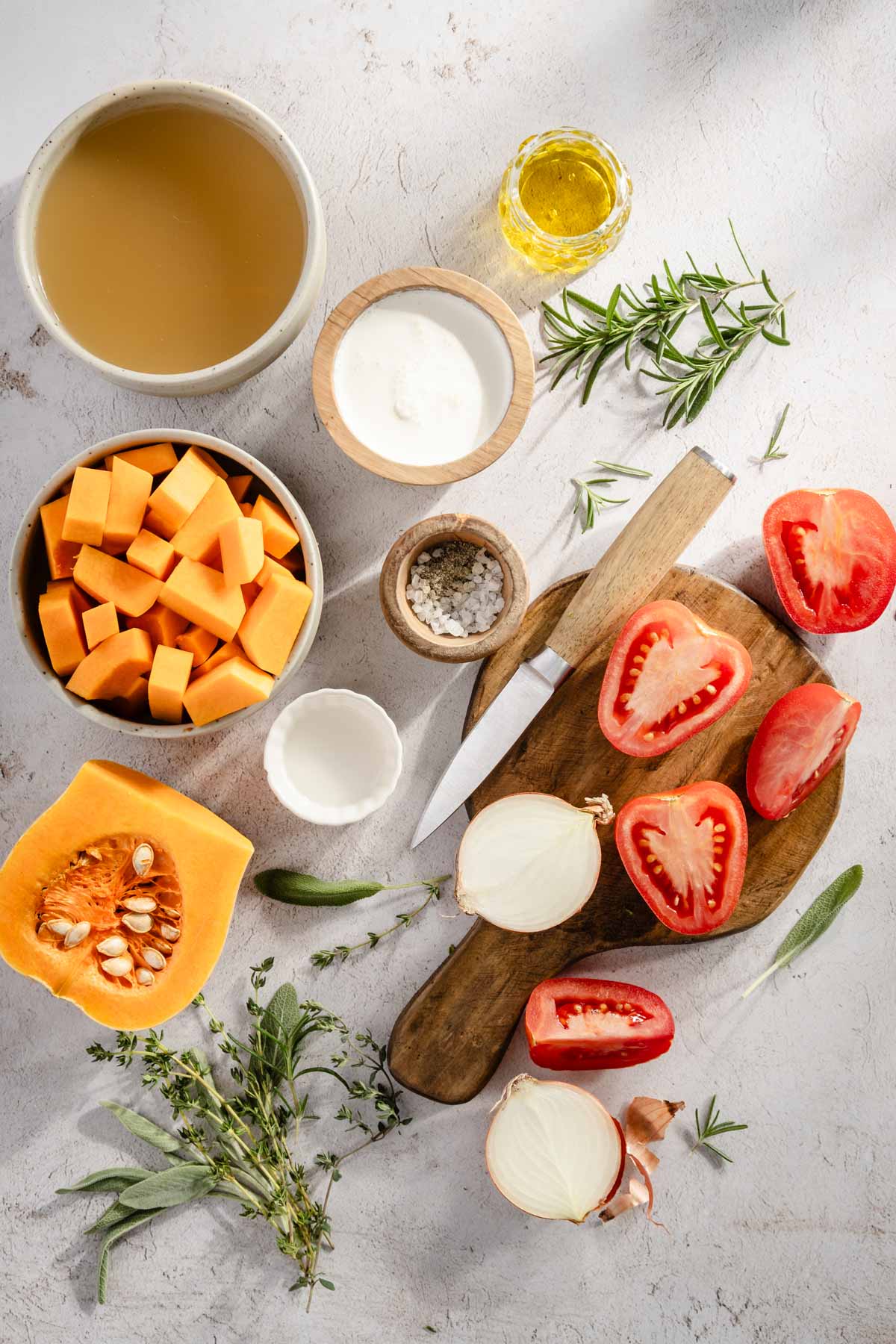 ingredients to make butternut-tomato sauce