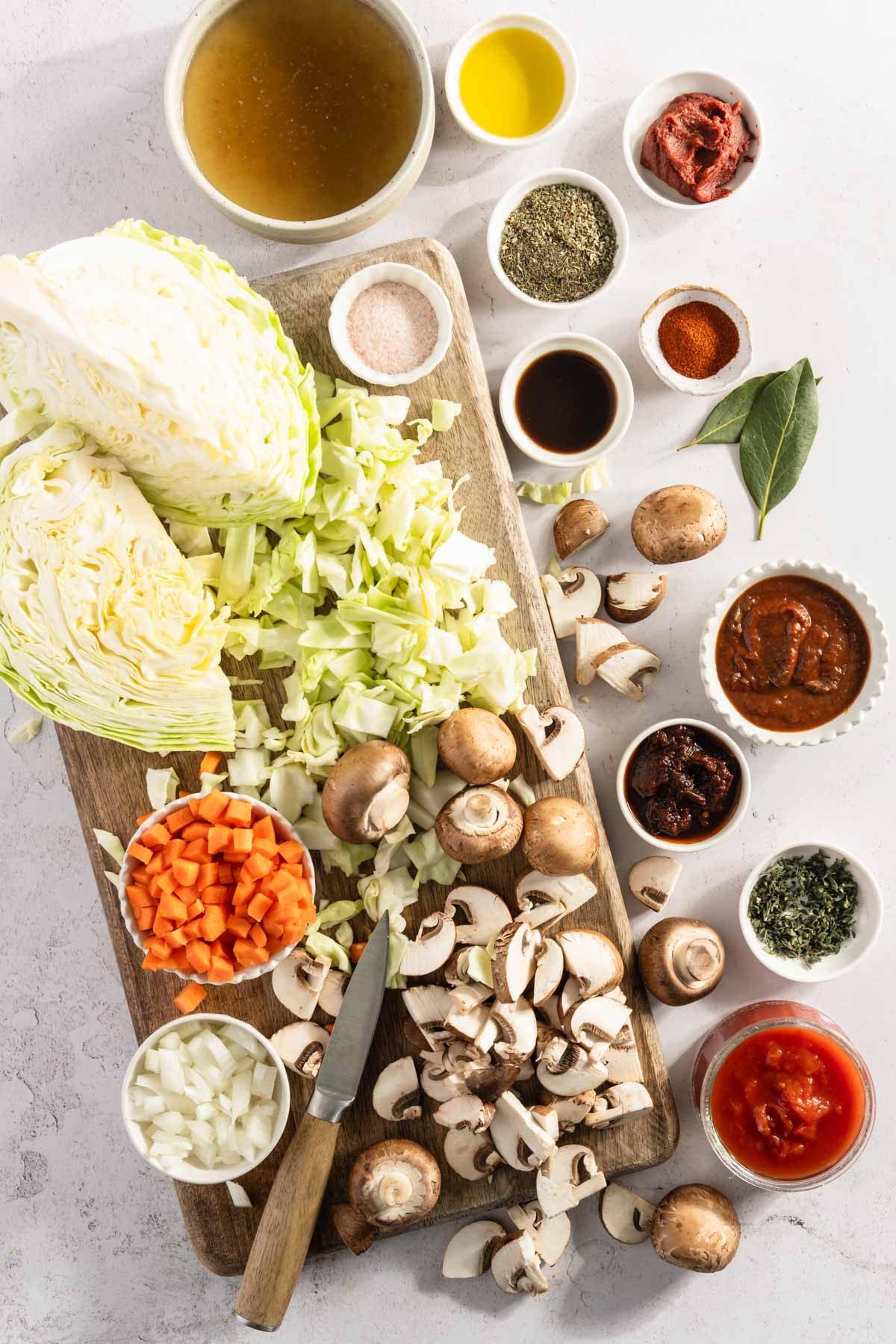 ingredients to make smoked cabbage