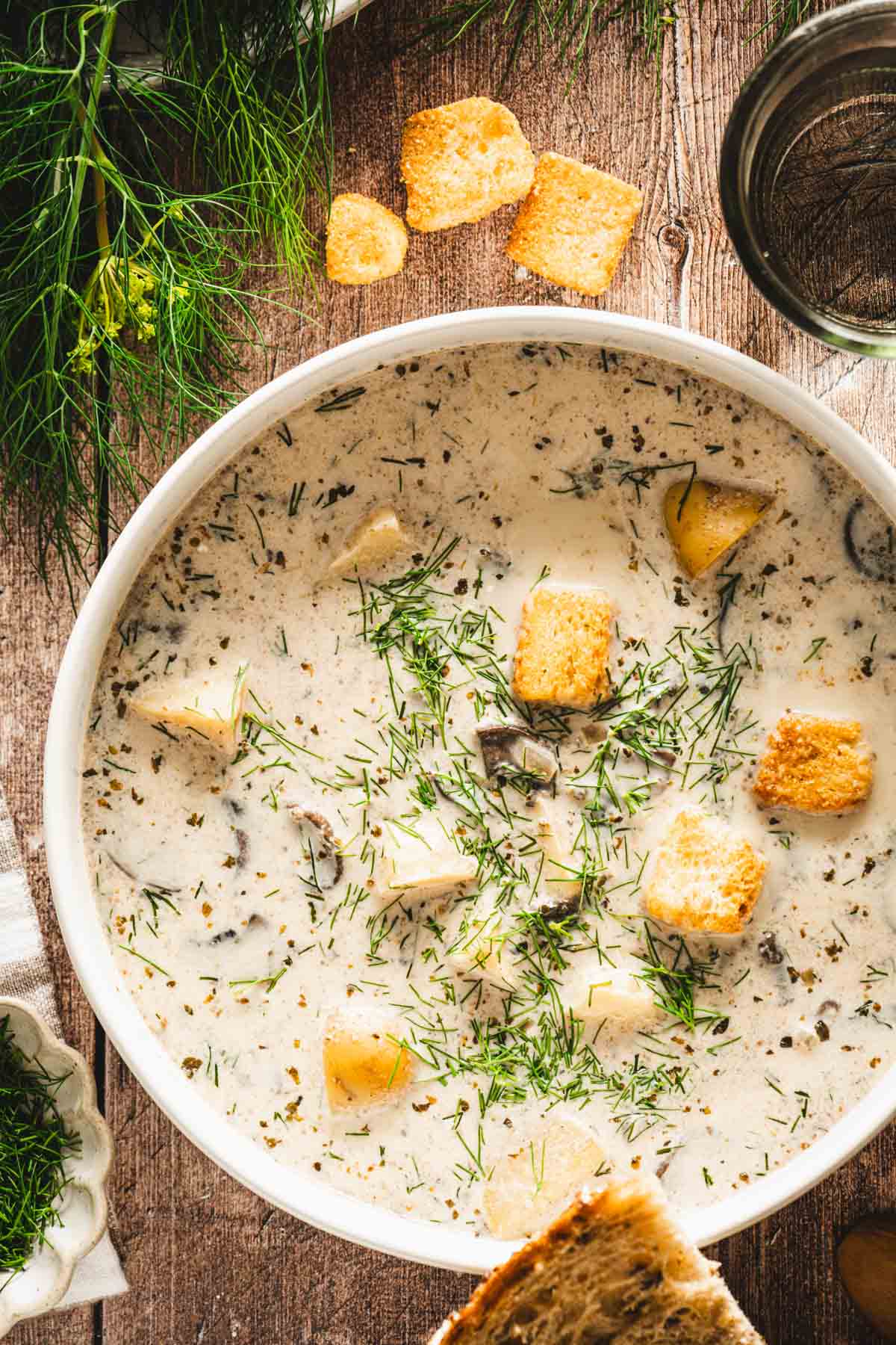 close up with bowl with zupa koperkowa