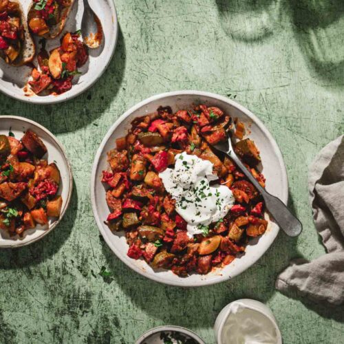 leczo in serving bowls