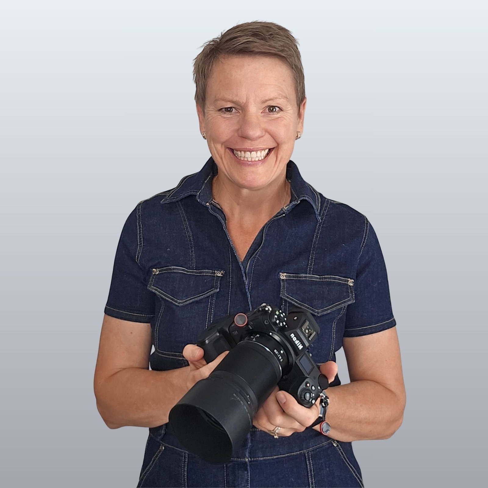 Sylwia holding a camera