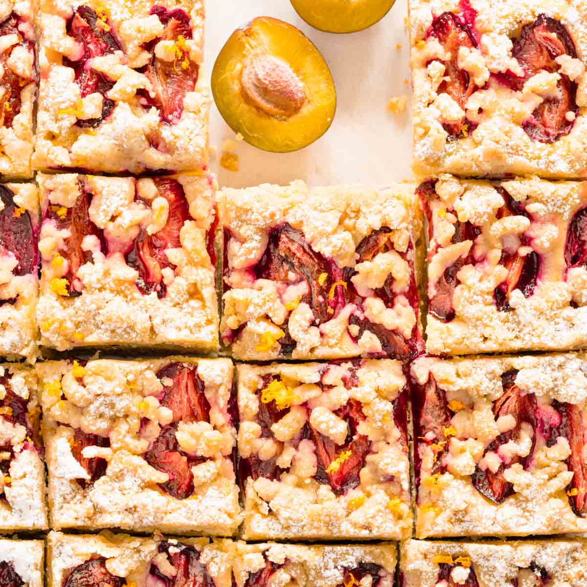 close up of the polish plum cake