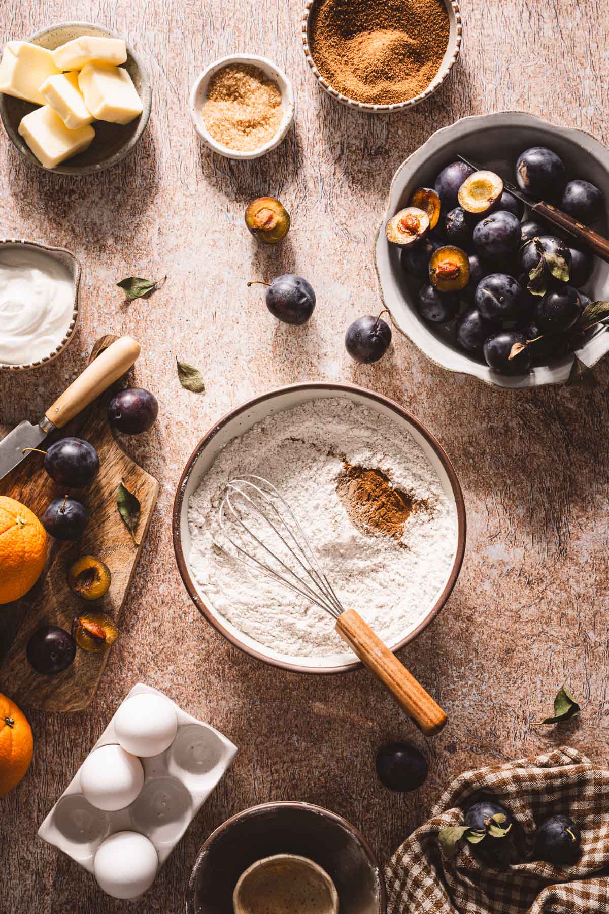 bowlwith flour mix and spices