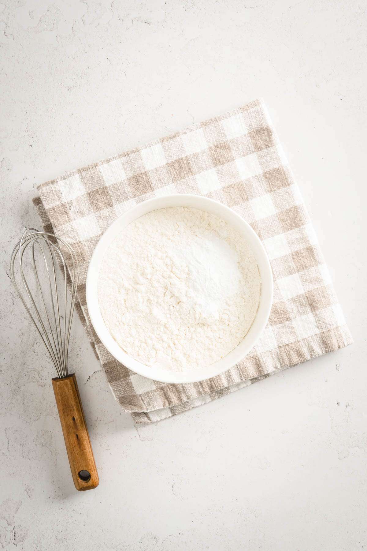 bowl with flour and baking soda mixed in