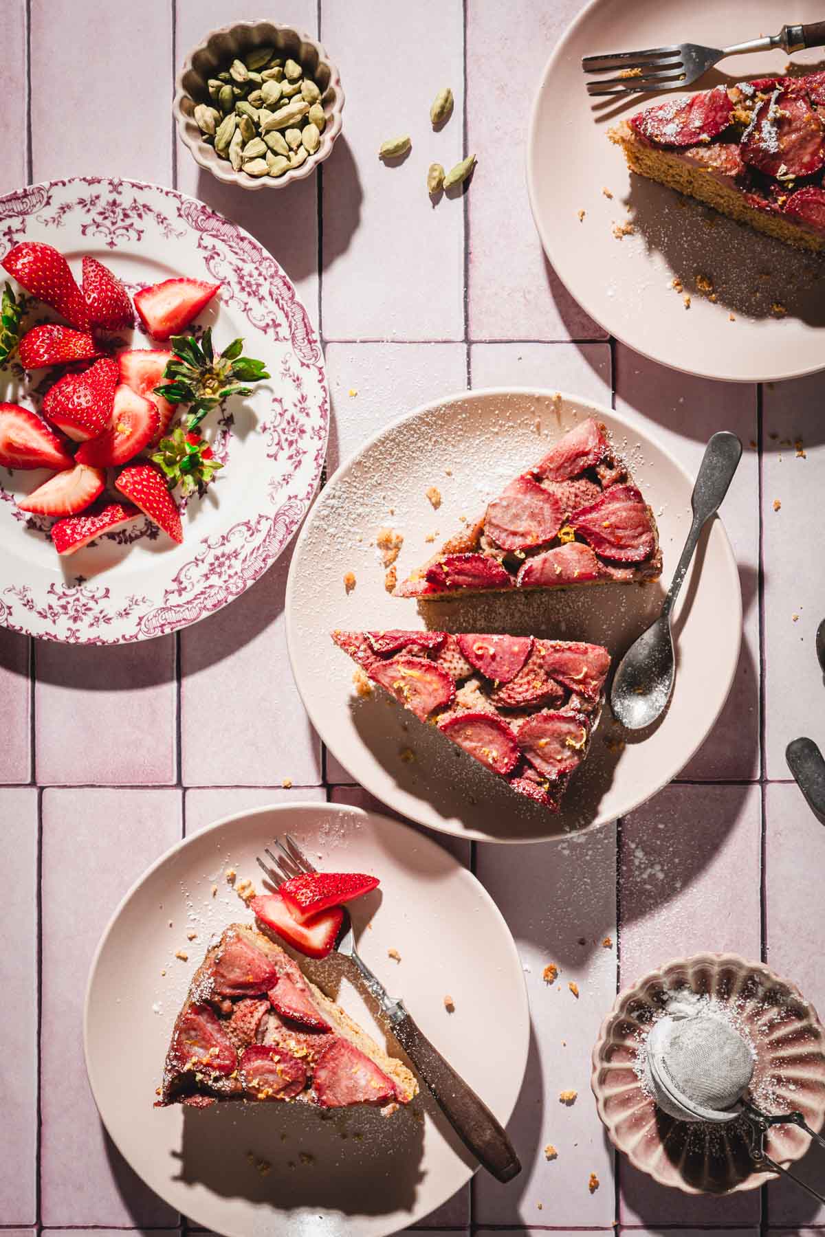 serving plates with the strawberry cake