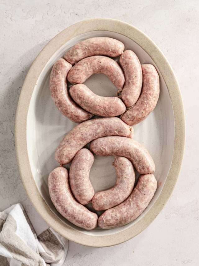 sausage links on an oval plate